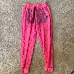 Nike Air joggers w built in spandex has pockets